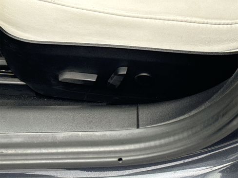 Used 2018 Tesla Model 3 Long Range image 16