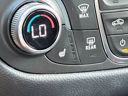 Used 2021 Chevrolet Equinox LT AWD/4WD image 25