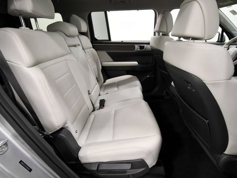 Used 2025 Hyundai Santa Fe Limited AWD/4WD image 18