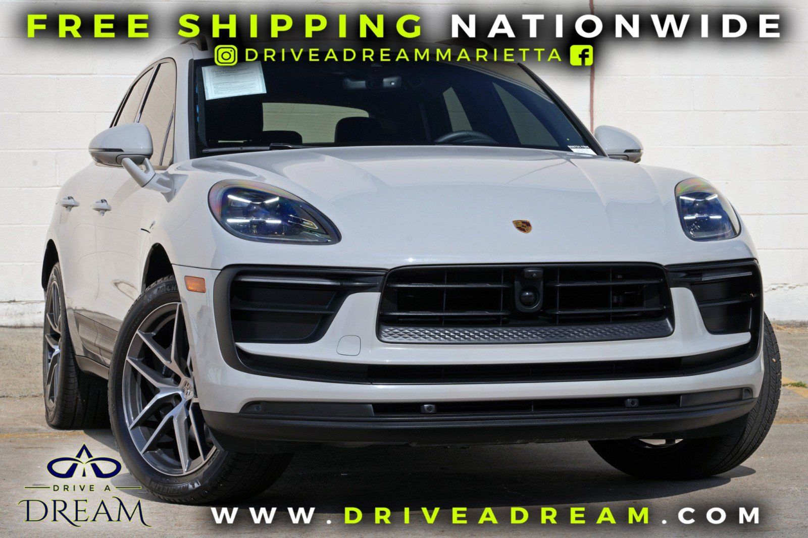 Used 2025 Porsche Macan AWD/4WD image 2