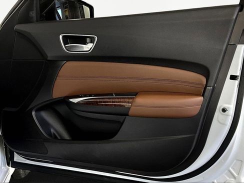 Used 2018 Acura TLX V6 SH-AWD w/ Technology Pkg image 29