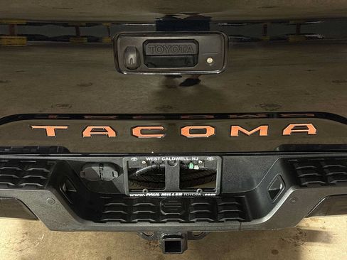 Used 2021 Toyota Tacoma TRD Sport w/ Technology Package AWD/4WD image 25