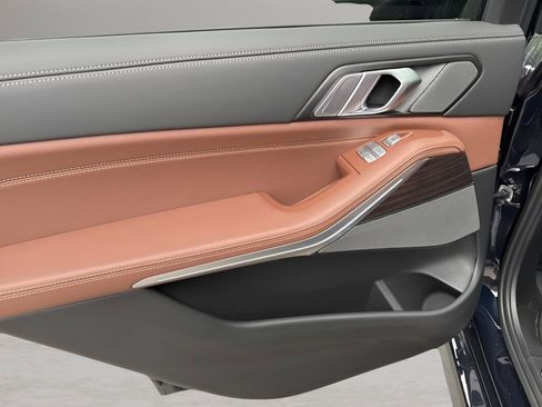 Used 2025 BMW X7 M60i image 27