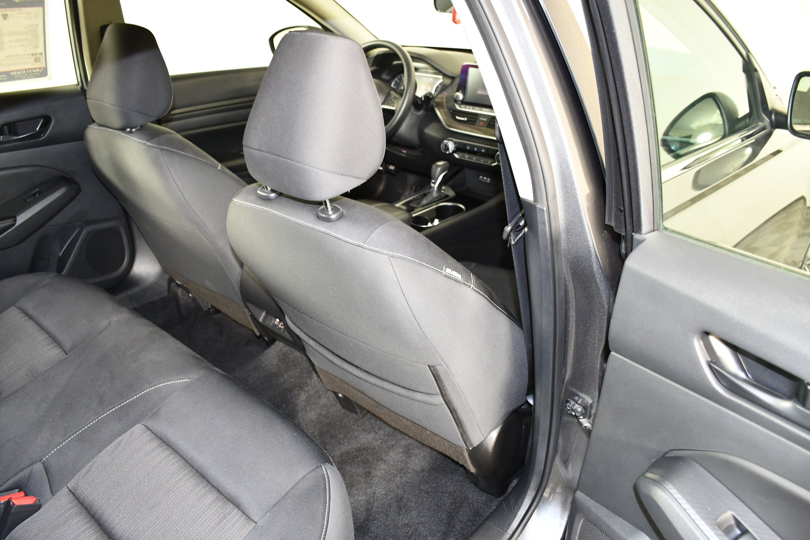 Used 2024 Nissan Altima 2.5 SV FWD image 43