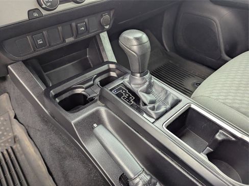 Used 2021 Toyota Tacoma SR w/ SR Convenience Package image 17