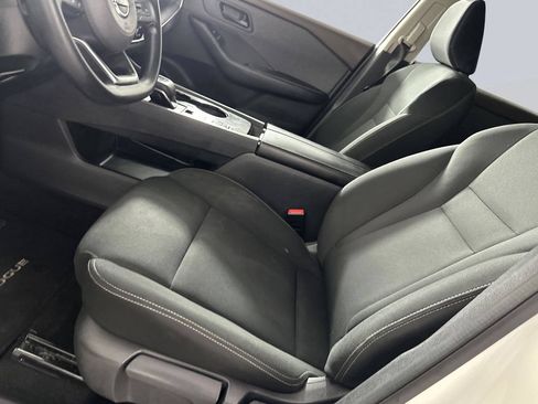 Used 2023 Nissan Rogue S FWD image 11