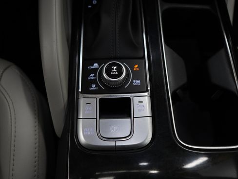 Used 2020 Kia Telluride S w/ S 8 Passenger Seating Package AWD/4WD image 23