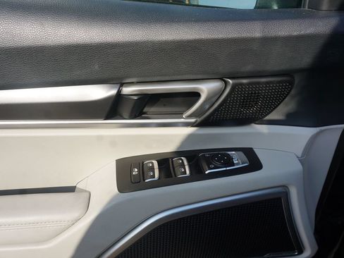 Used 2024 Kia Telluride S w/ S Sunroof Package FWD image 4