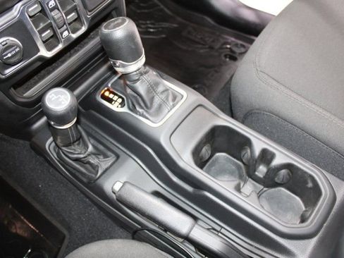 Used 2022 Jeep Wrangler Unlimited Sport AWD/4WD image 24