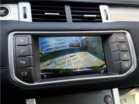 Used 2017 Land Rover Range Rover Evoque SE Premium image 41