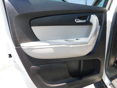 Used 2008 GMC Acadia SLT w/ Convenience Package image 14