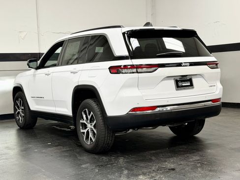Used 2024 Jeep Grand Cherokee Limited RWD image 10