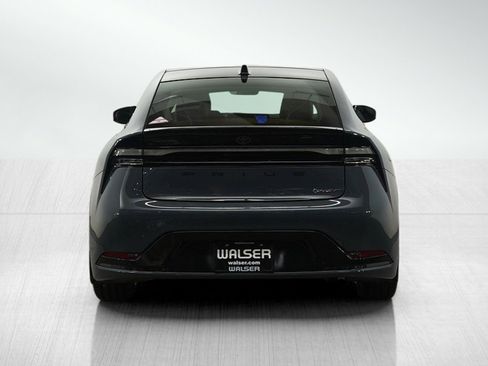 Used 2025 Toyota Prius Plug-In Hybrid image 4