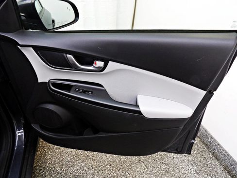 Used 2022 Hyundai Kona SEL w/ Convenience Package image 11