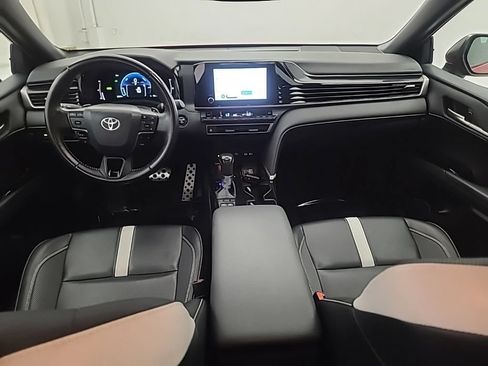 Used 2025 Toyota Camry SE FWD image 21