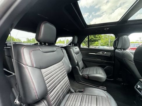 Certified 2025 Ford Explorer ST-Line AWD/4WD image 39