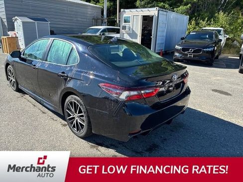 Used 2024 Toyota Camry SE FWD image 3