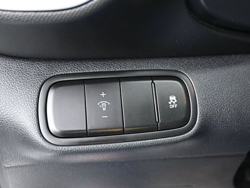 Used 2024 Hyundai Venue SEL FWD image 23