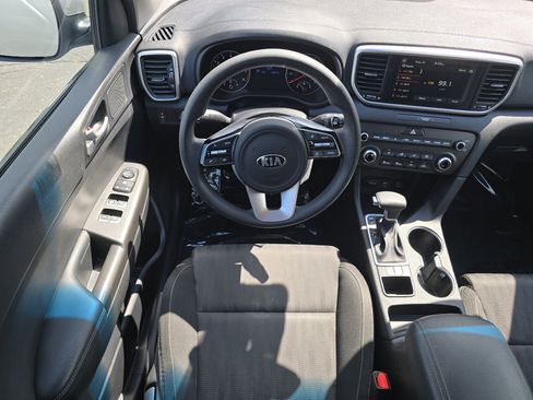 Used 2020 Kia Sportage LX FWD image 3