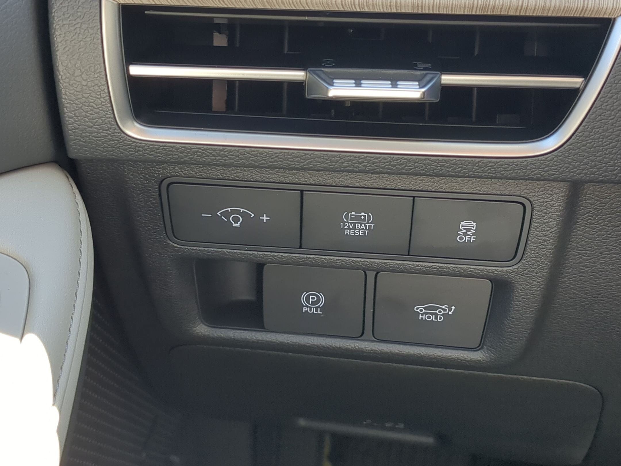 Used 2025 Hyundai Sonata Limited FWD image 25