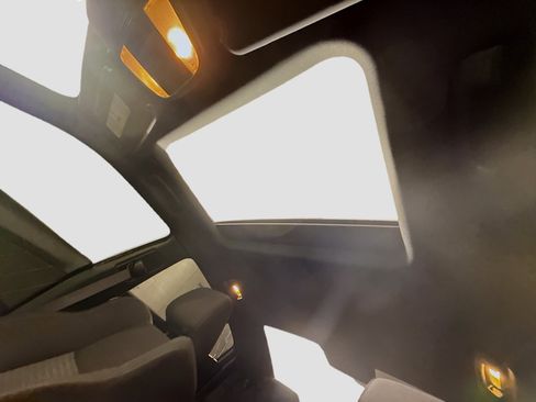 Used 2023 Dodge Charger R/T w/ Blacktop Package image 41