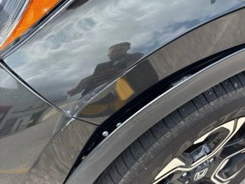 Used 2017 Honda CR-V Touring image 4