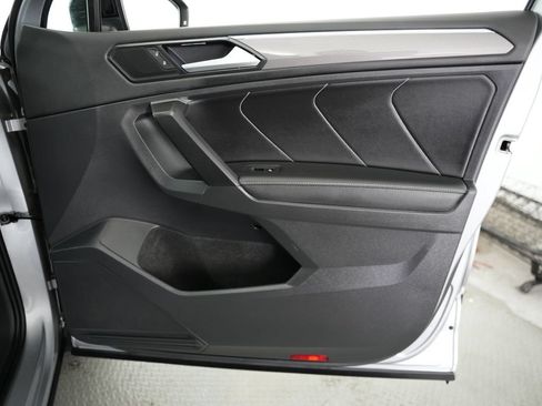 Used 2023 Volkswagen Tiguan SE R-Line FWD image 50