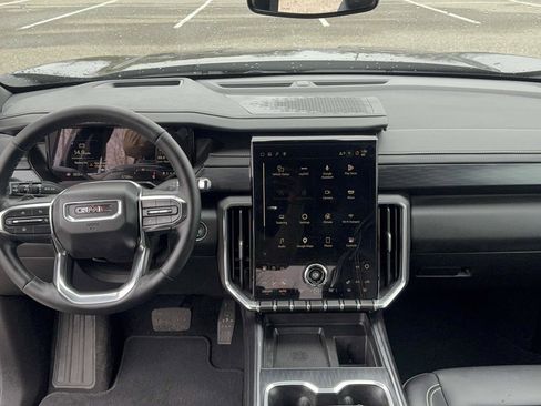 Used 2025 GMC Acadia Elevation w/ Elevation Premium Package image 13