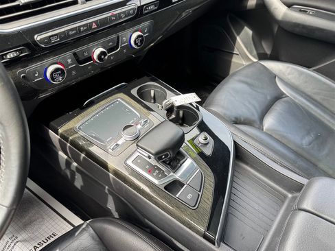 Used 2018 Audi Q7 3.0T Premium Plus AWD/4WD image 18