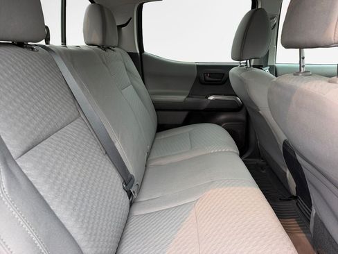 Used 2021 Toyota Tacoma SR5 AWD/4WD image 25