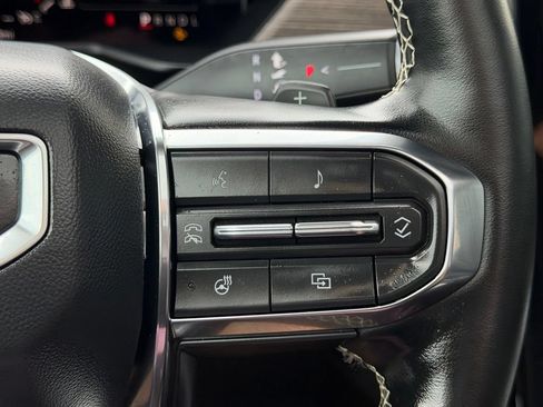 Used 2025 GMC Acadia Denali w/ LPO, All-Weather Package AWD/4WD image 18