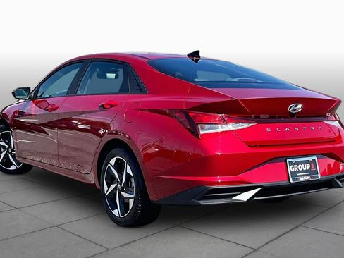 Used 2023 Hyundai Elantra SEL w/ Convenience Package FWD image 11