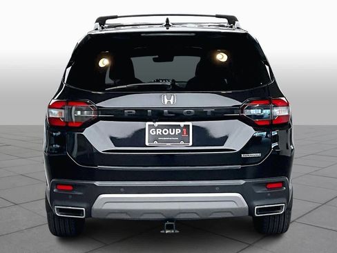 Used 2024 Honda Pilot Touring image 9