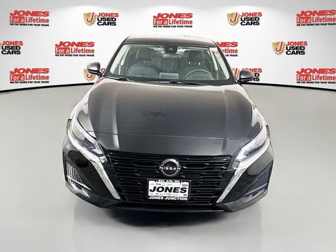 Certified 2024 Nissan Altima 2.5 SV FWD image 11