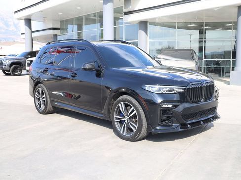 Used 2020 BMW X7 xDrive40i w/ M Sport Package AWD/4WD image 8