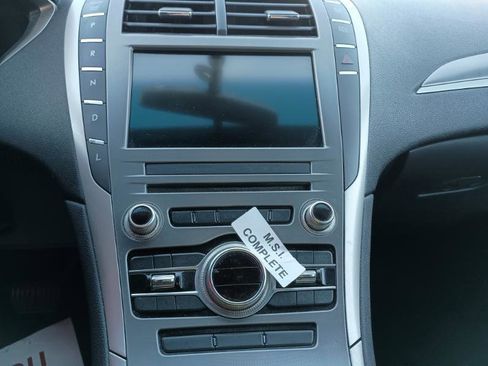 Used 2017 Lincoln MKZ Premiere image 19