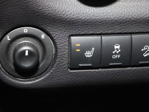 Used 2017 Jeep Wrangler Unlimited Sahara w/ Connectivity Group image 8