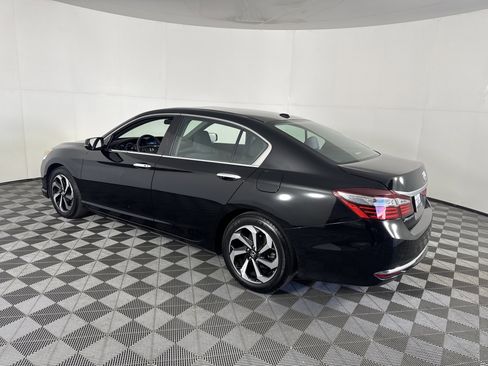 Used 2017 Honda Accord EX image 6
