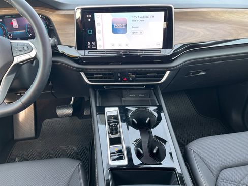 Certified 2024 Volkswagen Atlas SE image 13