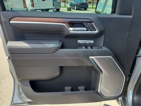 Used 2025 GMC Sierra 1500 Denali AWD/4WD image 20