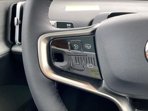 New 2026 Volvo EX30 Cross Country Ultra image 17