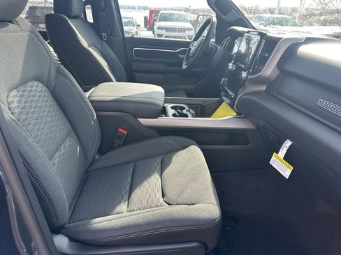 New 2026 RAM 1500 4x4 Crew Cab image 10