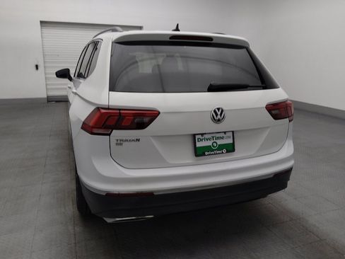 Used 2021 Volkswagen Tiguan SE w/ Panoramic Sunroof Package FWD image 6