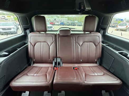Used 2024 Ford Expedition Limited AWD/4WD image 32