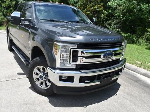 Used 2018 Ford F250 XLT w/ XLT Premium Package AWD/4WD image 2