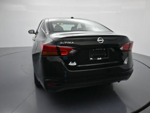 Used 2025 Nissan Altima 2.5 SV FWD image 23