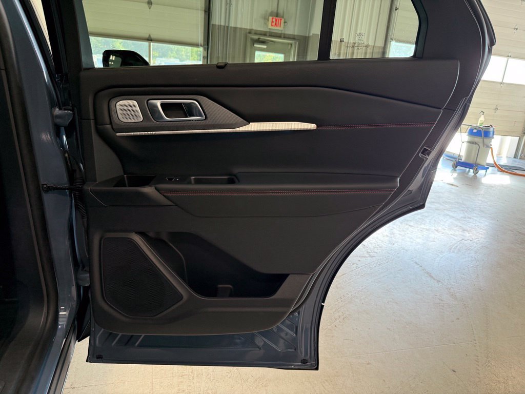 Certified 2025 Ford Explorer ST AWD/4WD image 38