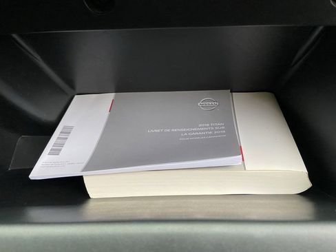 Used 2018 Nissan Titan SV image 30