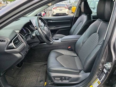 Used 2024 Toyota Camry SE image 14