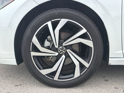 Certified 2025 Volkswagen Jetta SEL FWD image 32